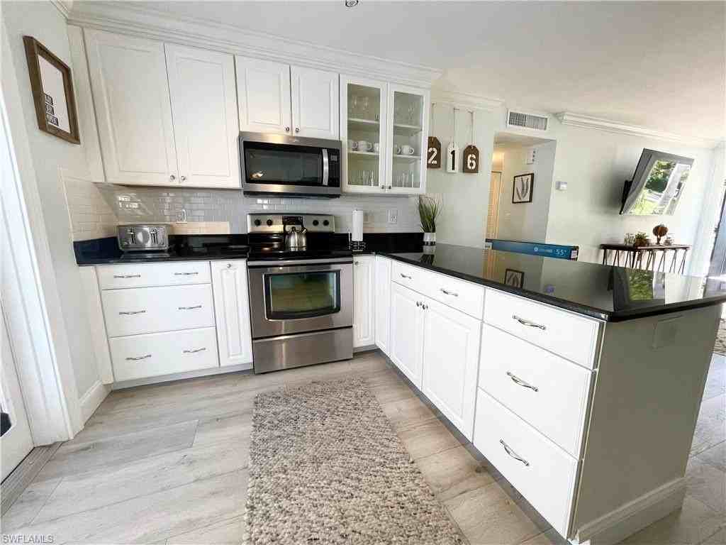 905 13th St N - Photo 5 of 23