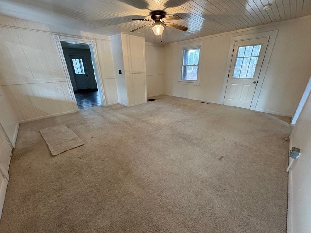 50 Sullivan Rd - Photo 4 of 25