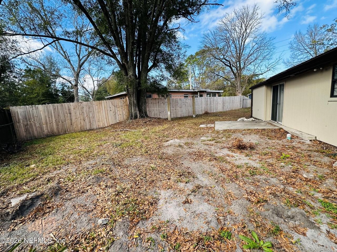 1904 Delaroche Dr W - Photo 7 of 40