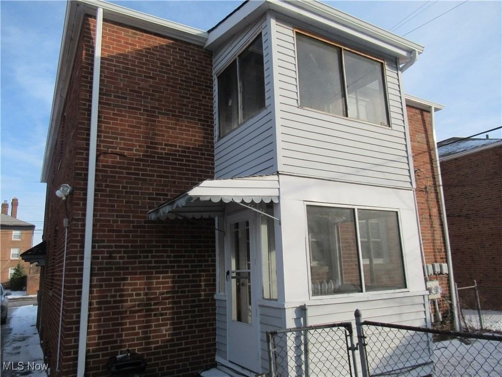 410 E 222nd St - Photo 4 of 19