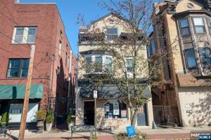 featured image of 94 Walnut St