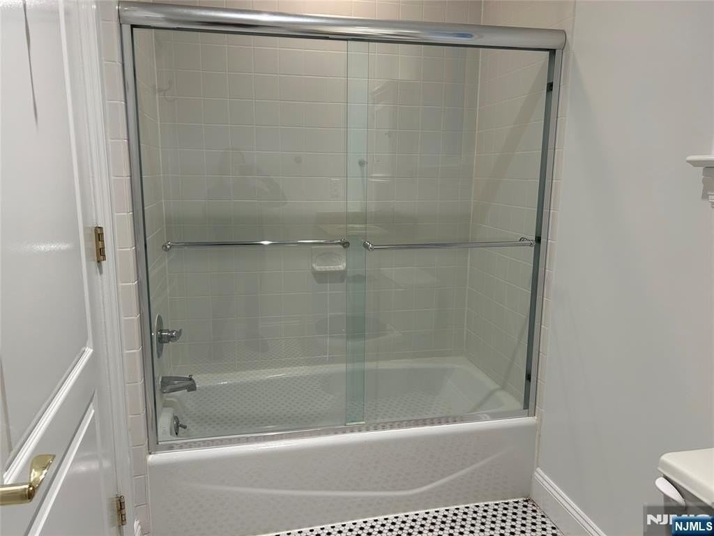 94 Walnut St - Photo 7 of 25