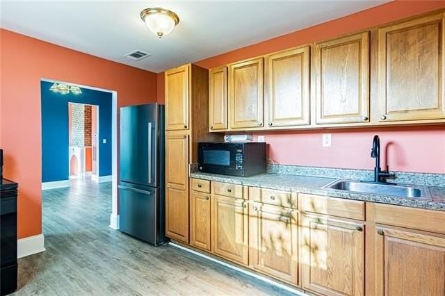 2201 Saint Ann St - Photo 4 of 10