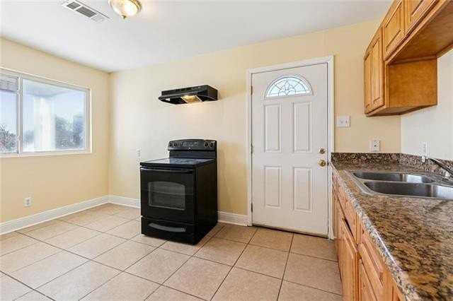 1339 Harrison Ave - Photo 6 of 13