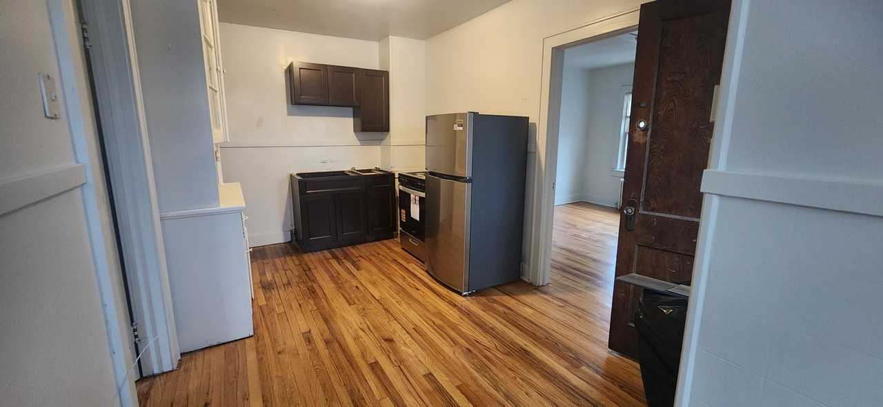 135 Spring St 2nd Fl #135-2 - Photo 7 of 8