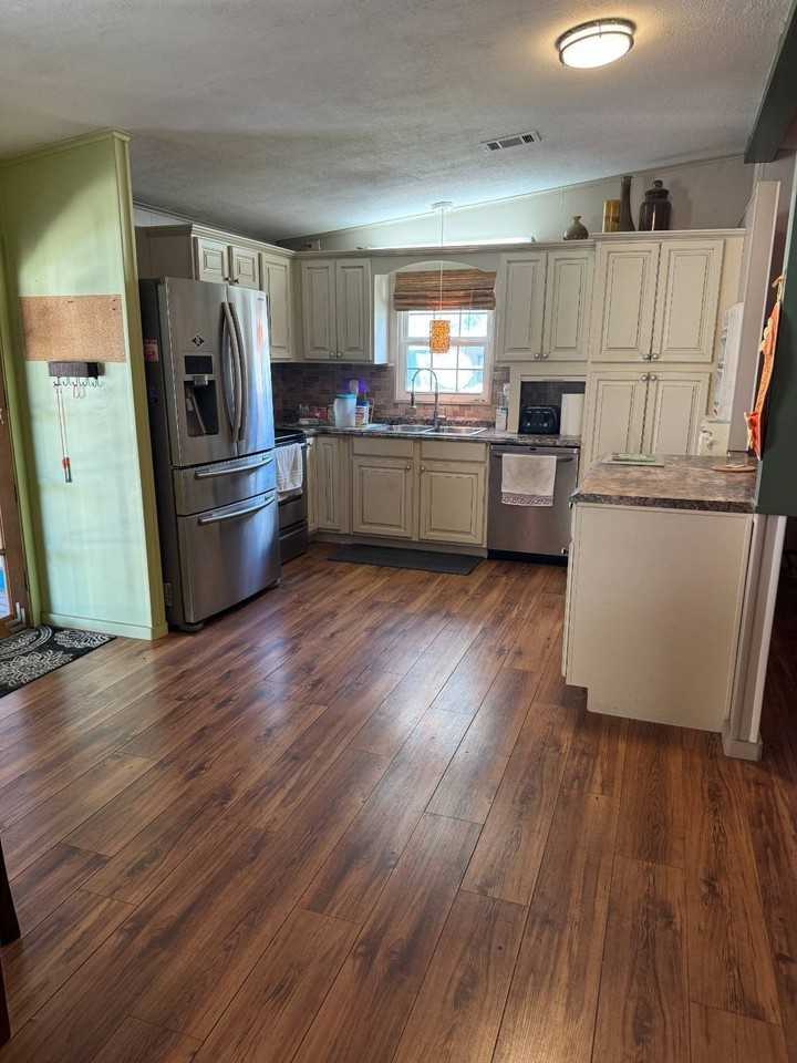 638 N Edgewater Dr #107 - Photo 6 of 22