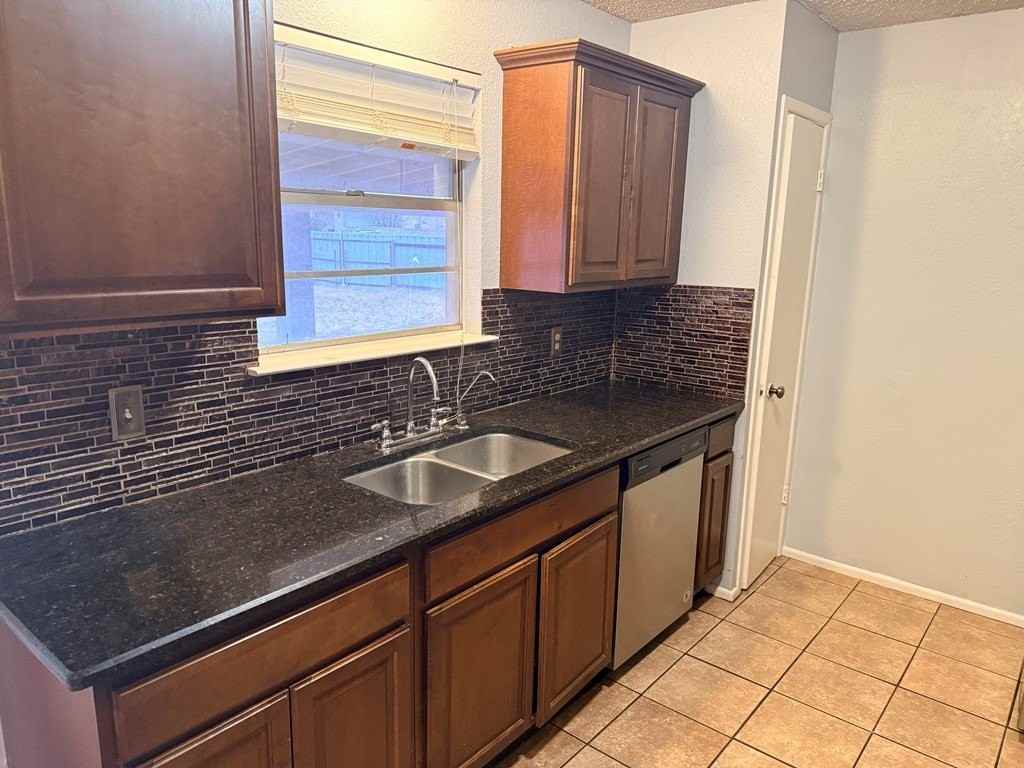 2 Star Cir - Photo 5 of 26