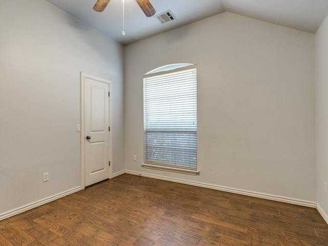 2632 Se 7th St - Photo 7 of 47