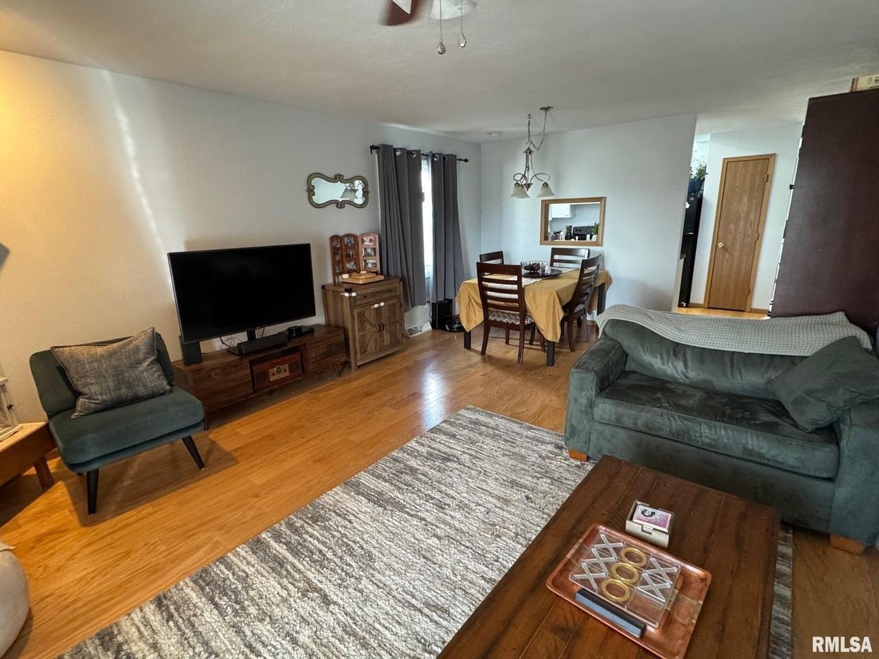 2605 S Chase Dr - Photo 2 of 10