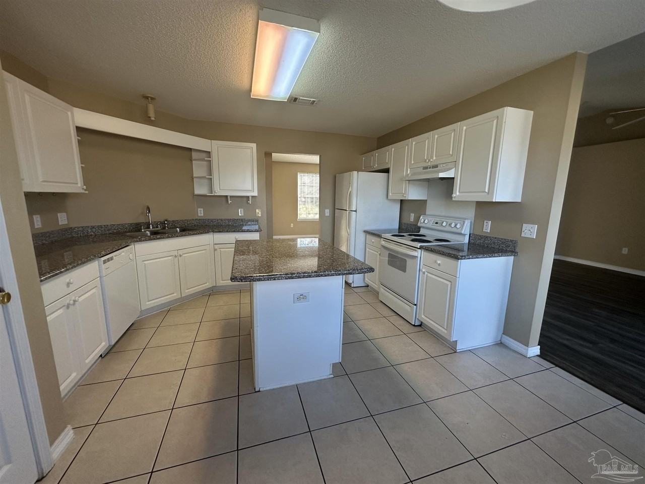 2028 Coral Reef Rd - Photo 4 of 14