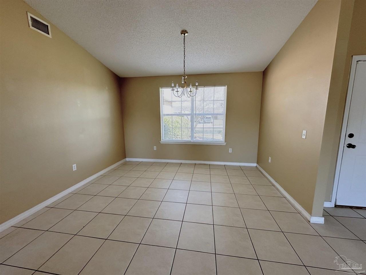 2028 Coral Reef Rd - Photo 7 of 14