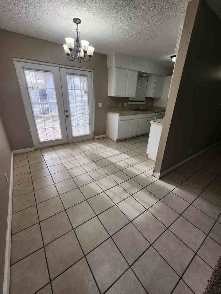 4401 Crockett Ave - Photo 5 of 23