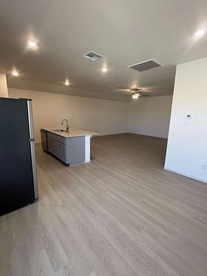 2601 S County Road 1103 - Photo 7 of 11