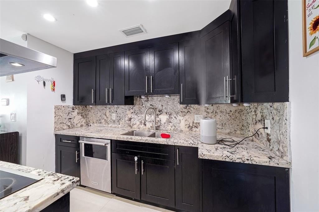 14000 Sw 20th St - Photo 5 of 50