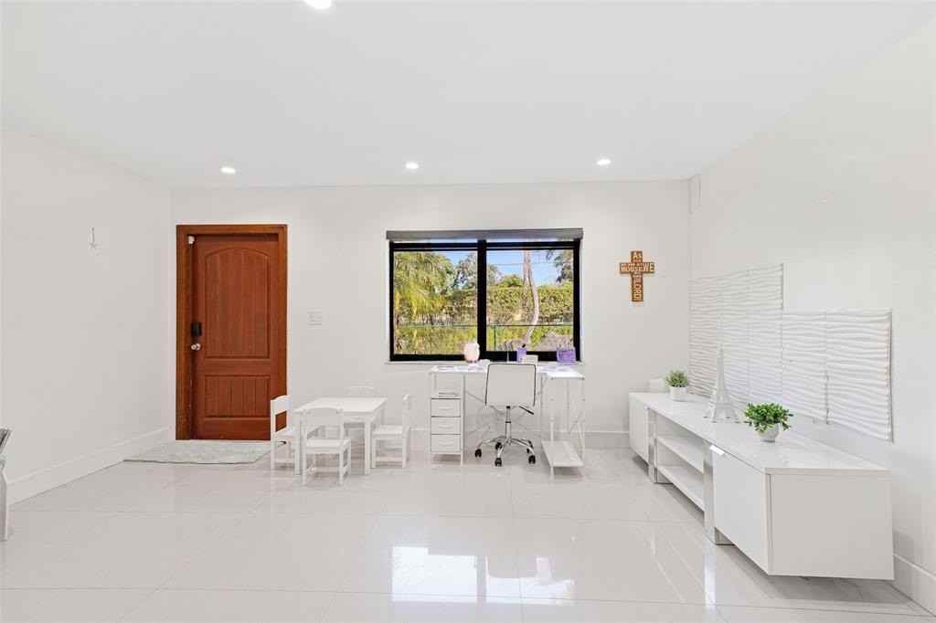 14000 Sw 20th St - Photo 6 of 50