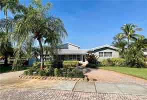 featured image of 1757 Ne 21st St