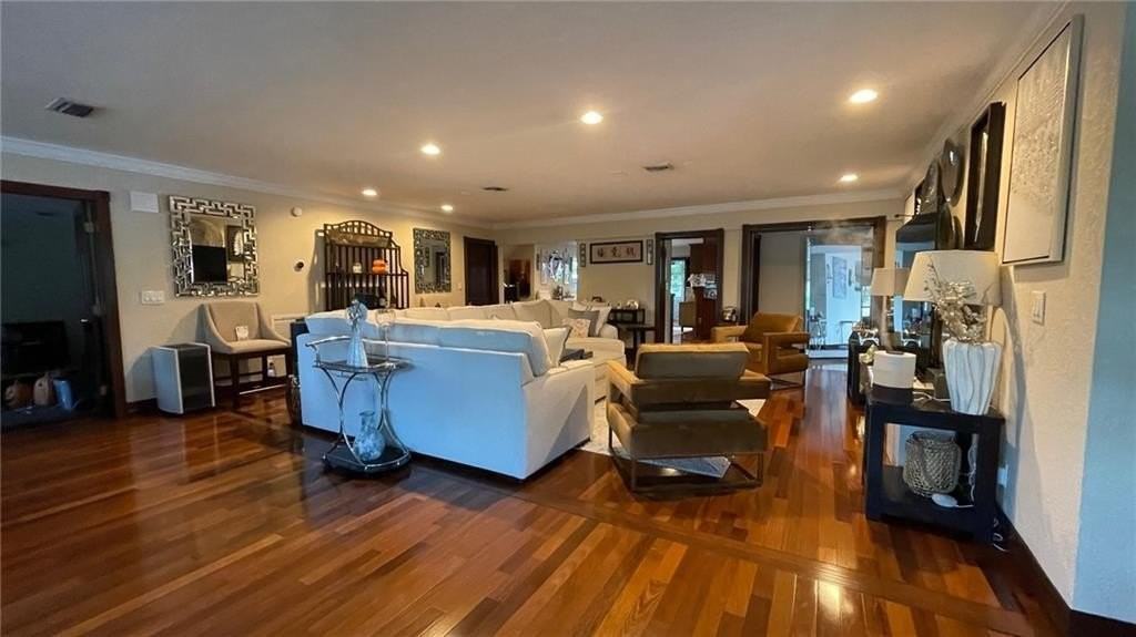 1757 Ne 21st St - Photo 7 of 37