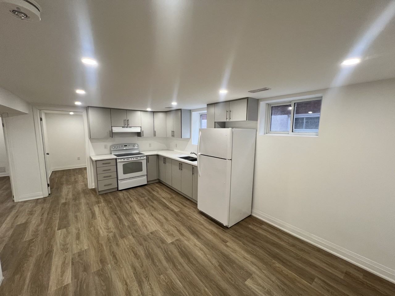 248 W 18th St - Photo 4 of 11