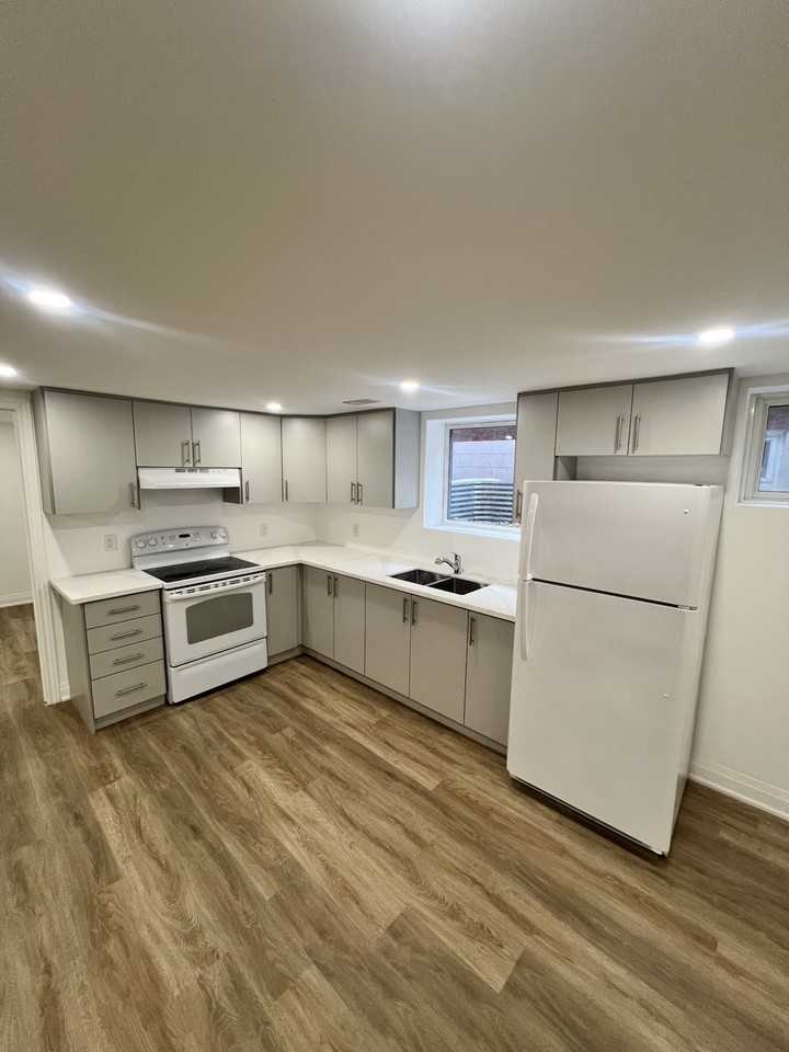 248 W 18th St - Photo 2 of 11