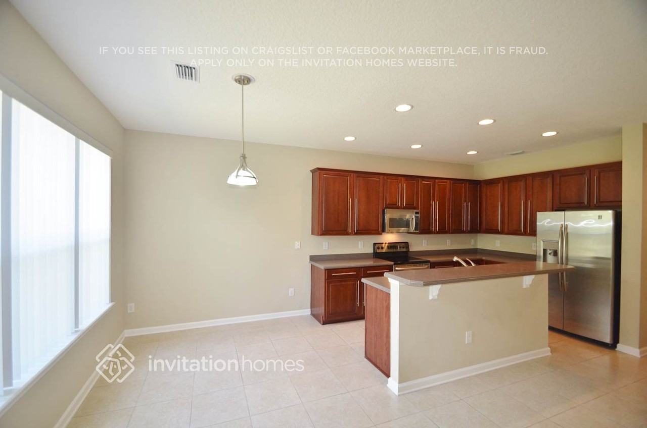 3943 Hillstead Ln - Photo 5 of 10