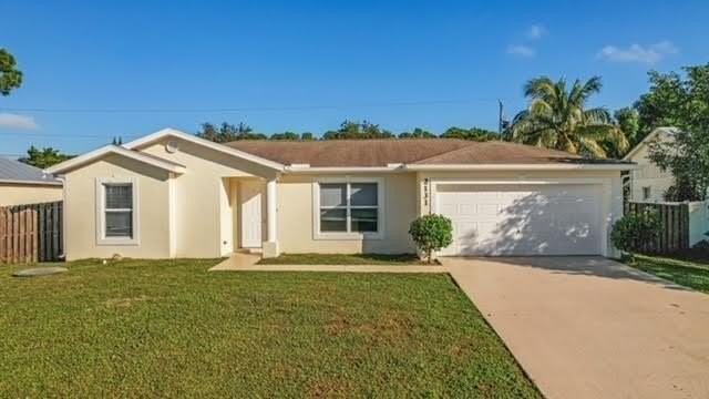 2131 Sw Janette Ave - Photo 2 of 8