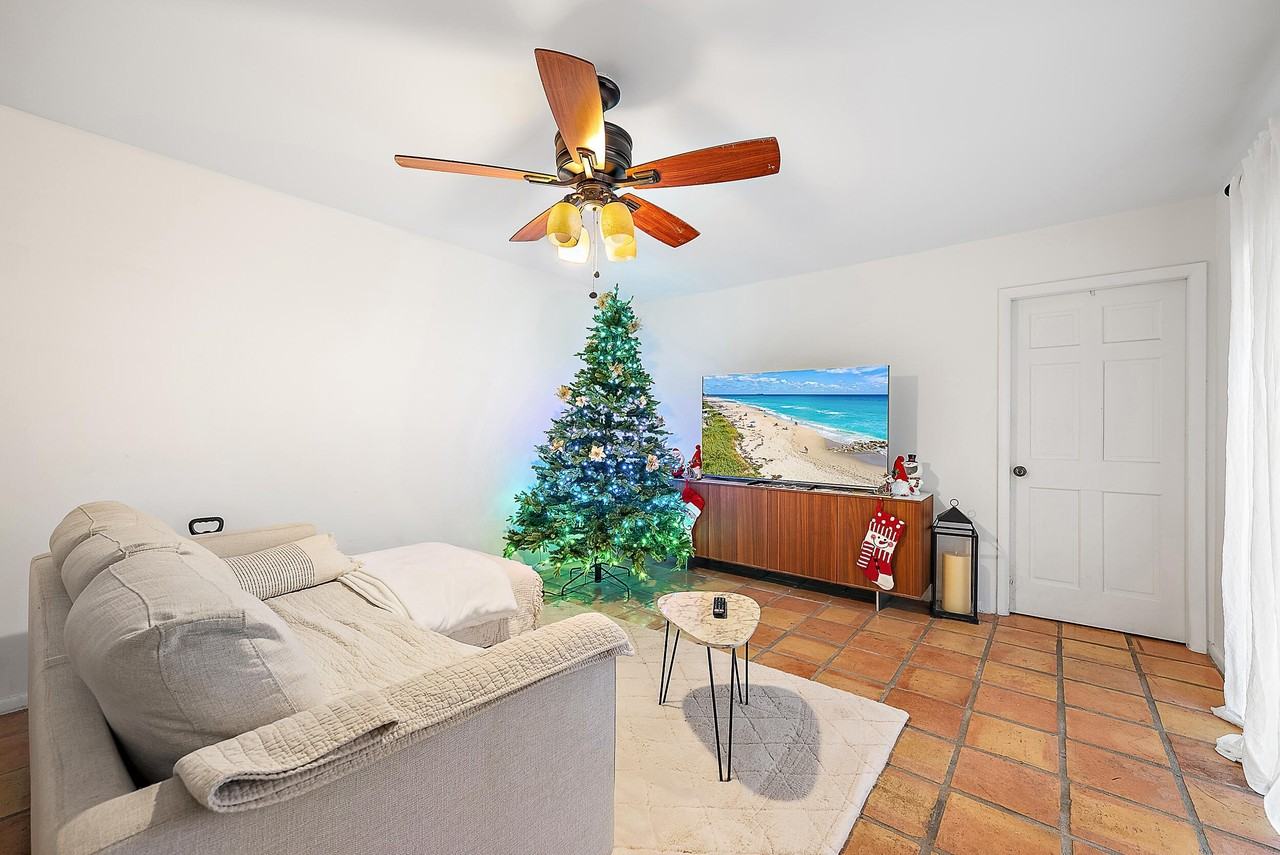 227 2nd Ter - Photo 3 of 12