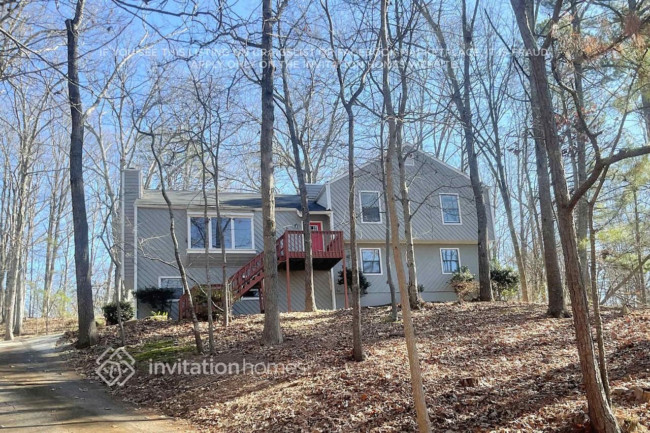 1470 Bentcreek Dr - Photo 3 of 22