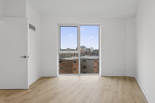 Brant St & Lakeshore Rd. - Photo 7 of 11