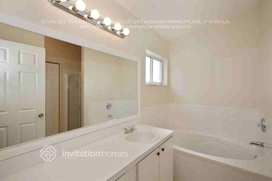 2473 Sw 106th Ave - Photo 2 of 6