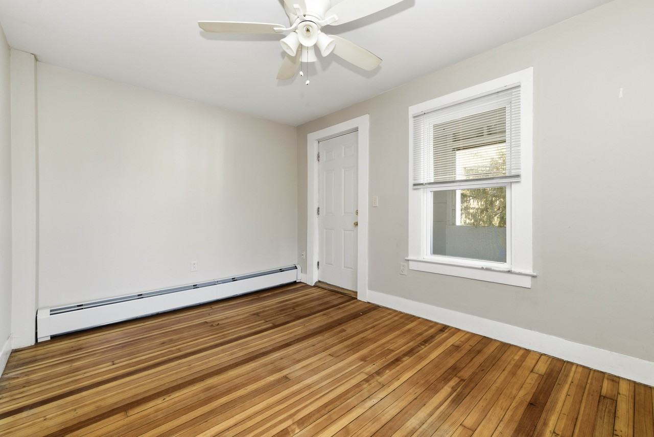 1 East Pratte Avenue #2nd floor - Photo 3 of 17