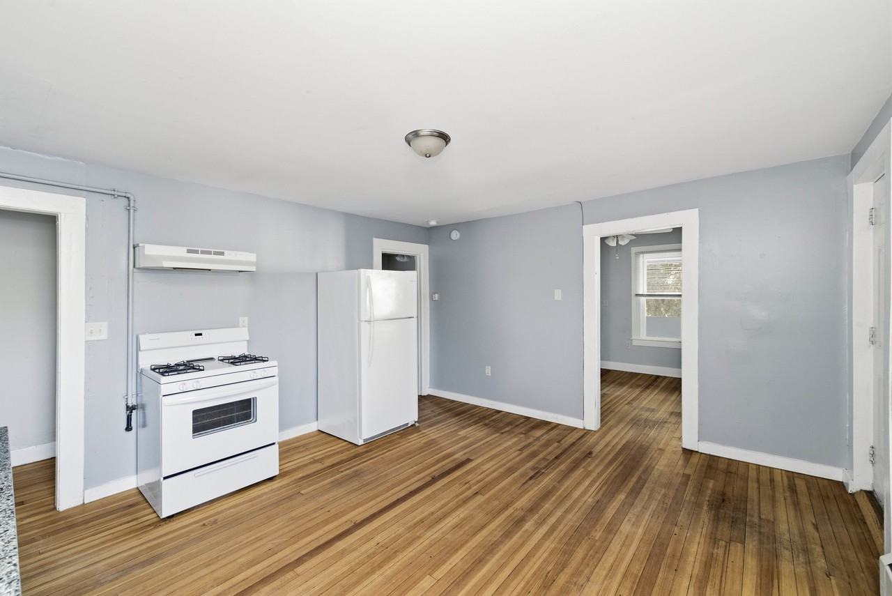 1 East Pratte Avenue #2nd floor - Photo 6 of 17