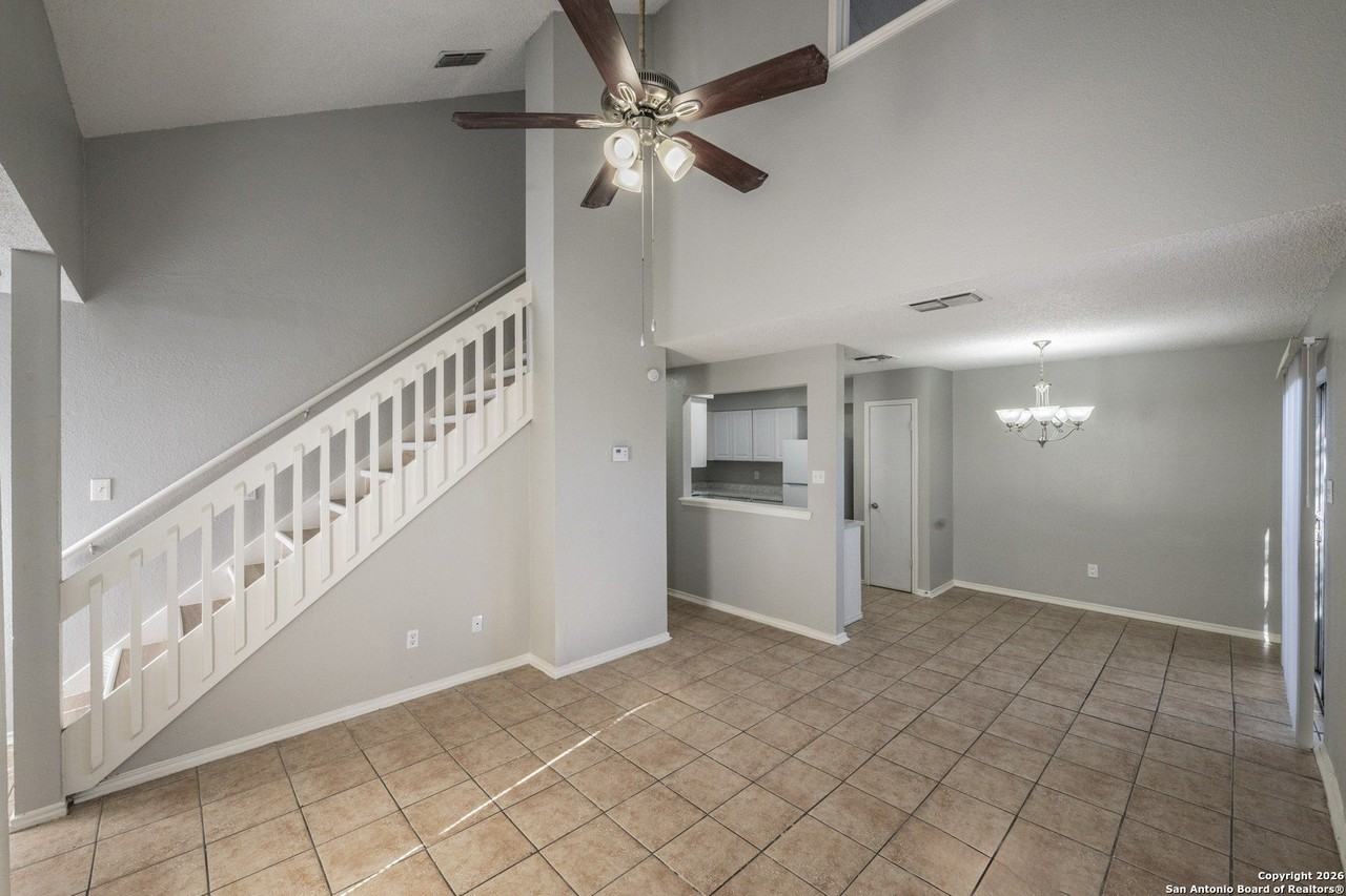 7524 Oak Chase - Photo 3 of 34