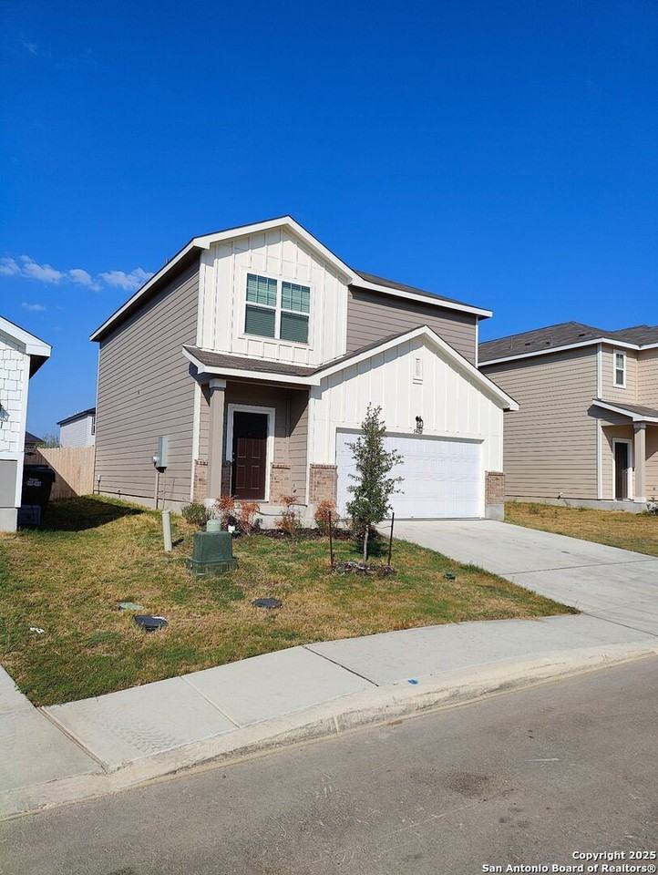 5475 Bluebell Mdw - Photo 3 of 33