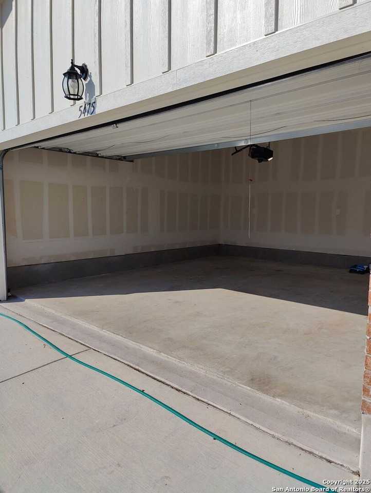 5475 Bluebell Mdw - Photo 5 of 33