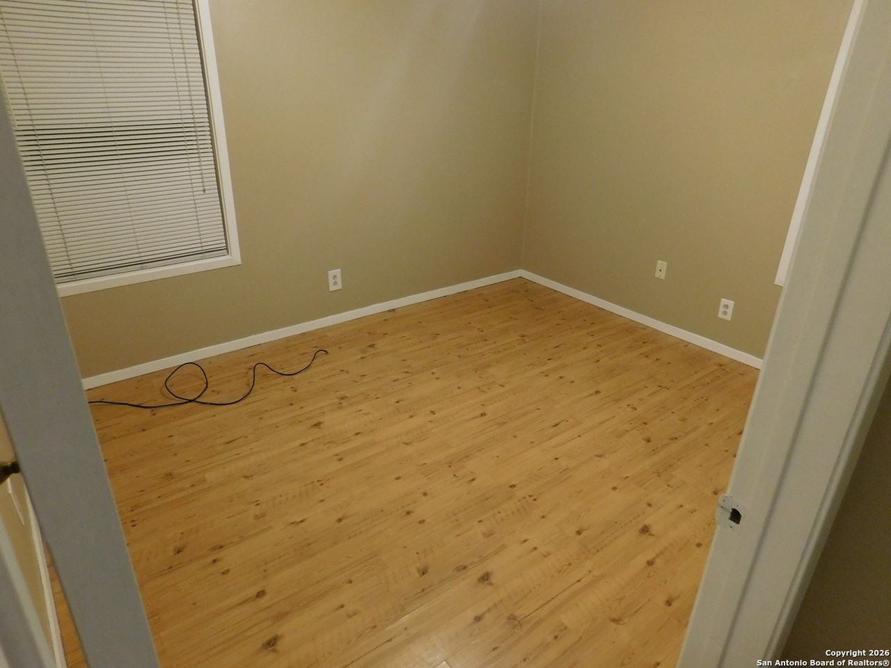 205 Aviation Ave - Photo 7 of 9