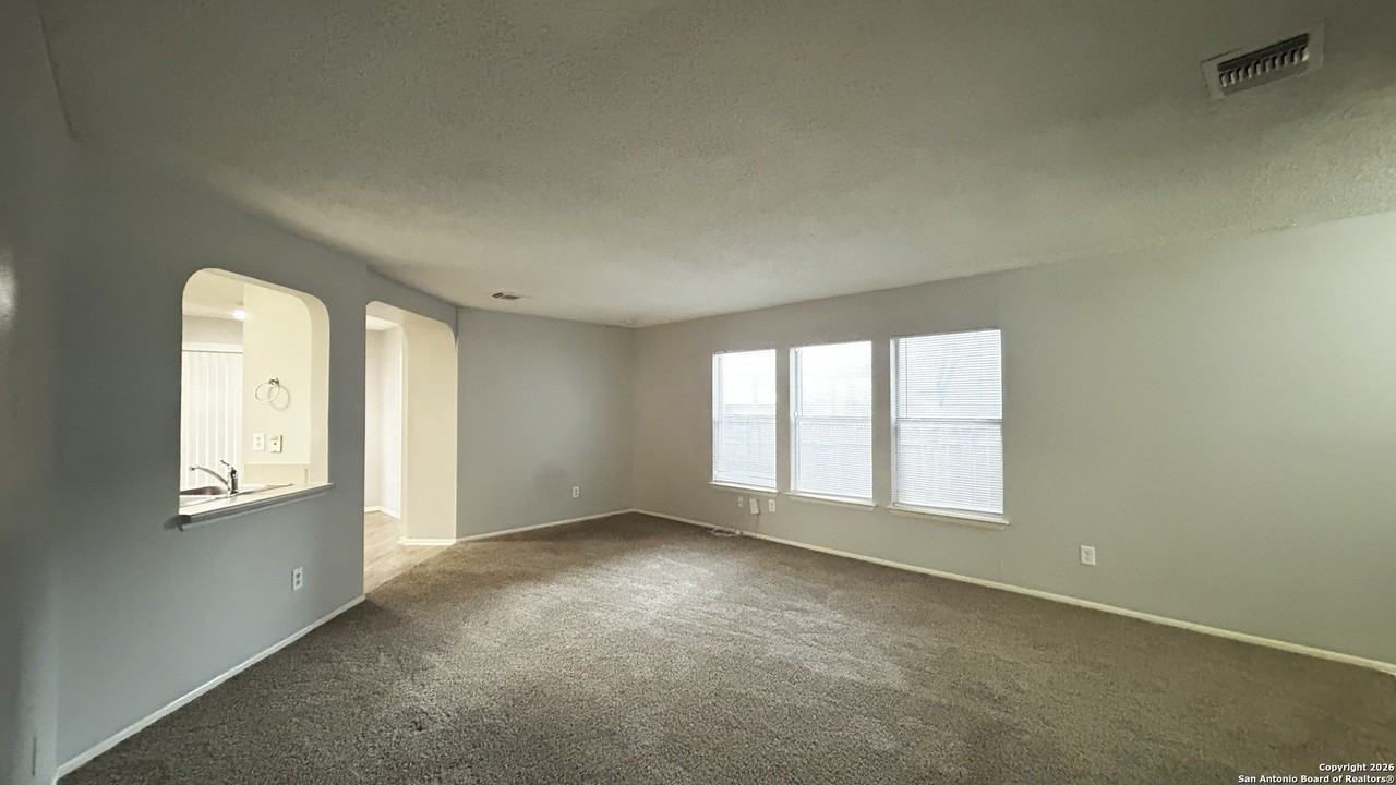 4926 Corian Well Dr - Photo 4 of 30