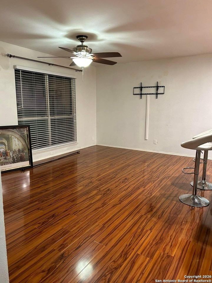 2519 Waterford Dr - Photo 3 of 10