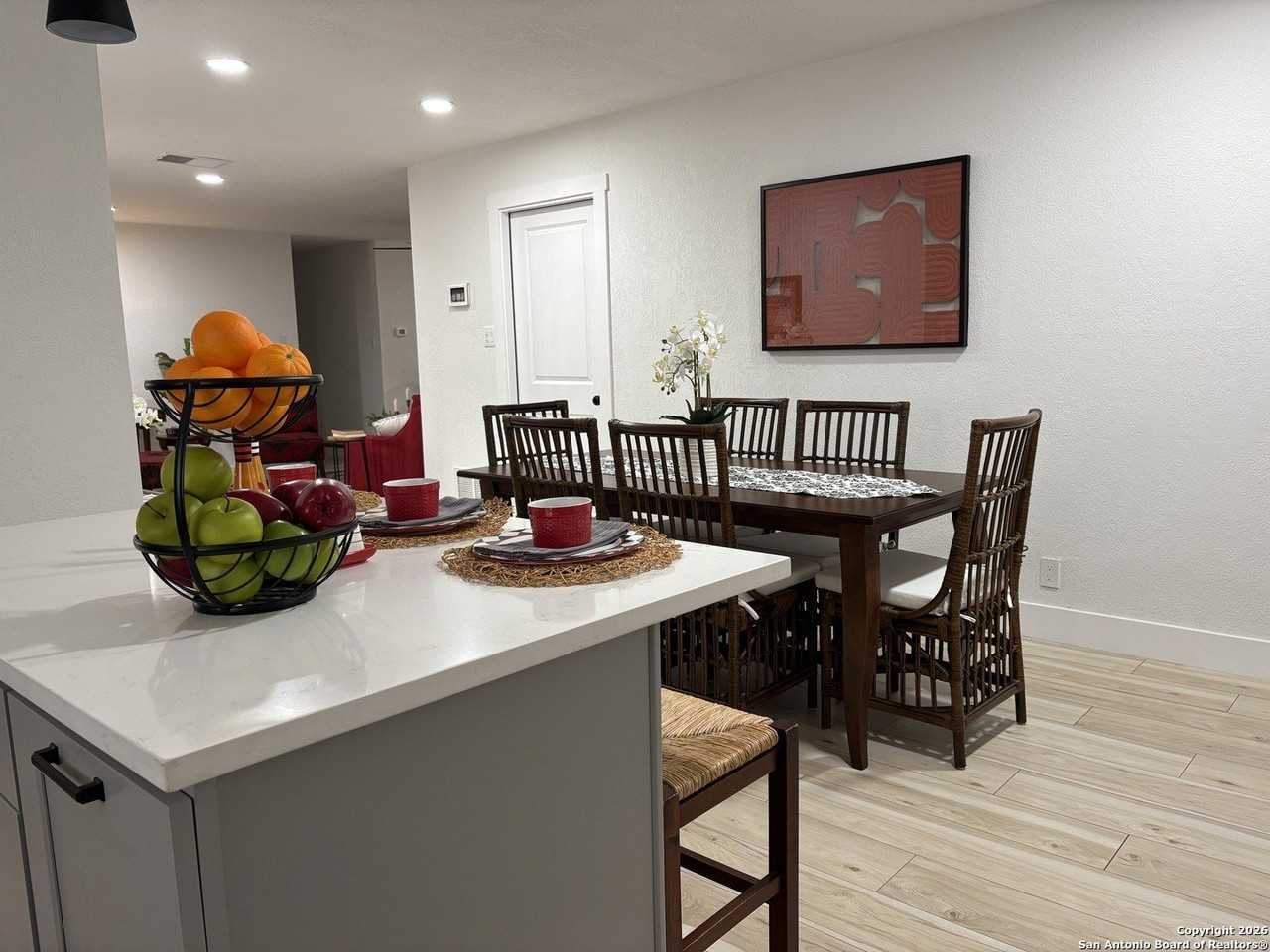 10710 Tioga Dr - Photo 6 of 14