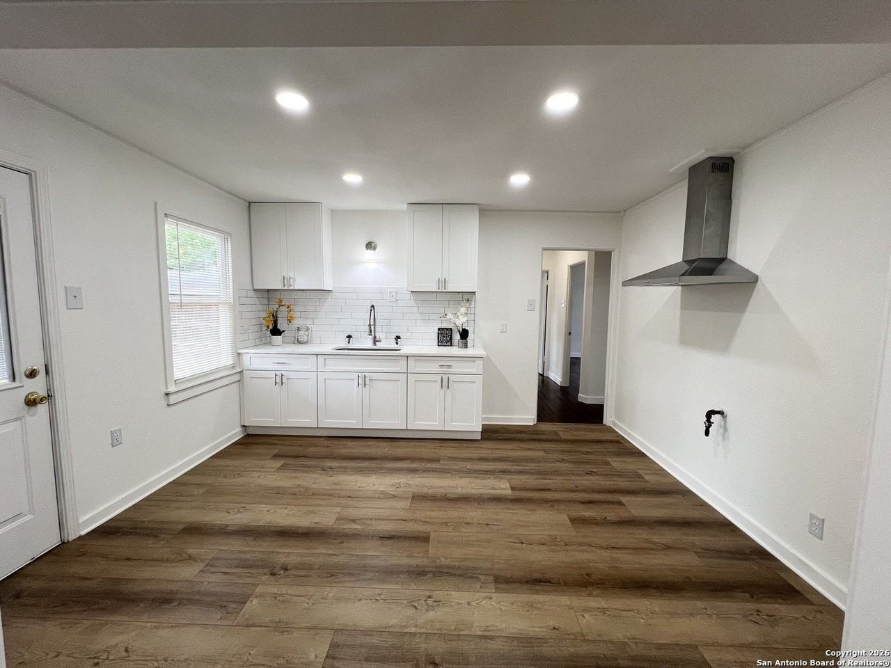 267 Danville Ave - Photo 4 of 11