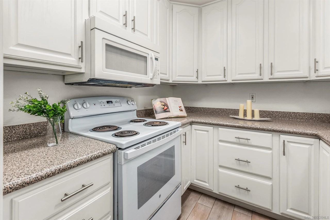 7779 Camino Glorita - Photo 4 of 14