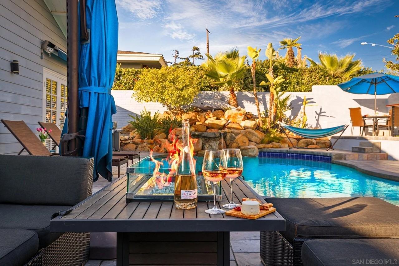 4260 Eastridge Dr - Photo 3 of 49