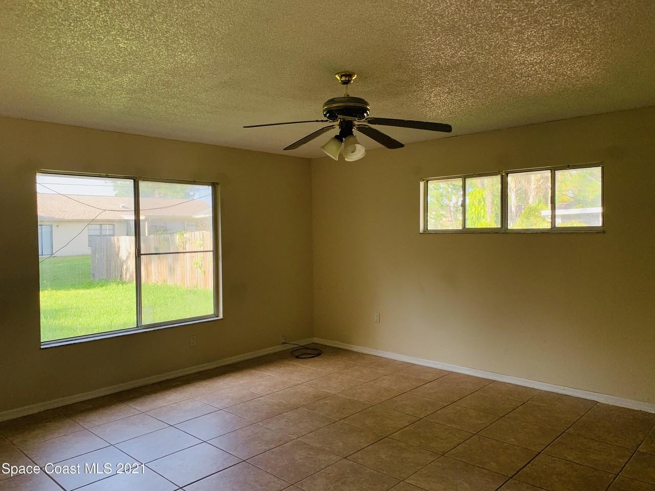 1337 Helvenston St Nw - Photo 6 of 14