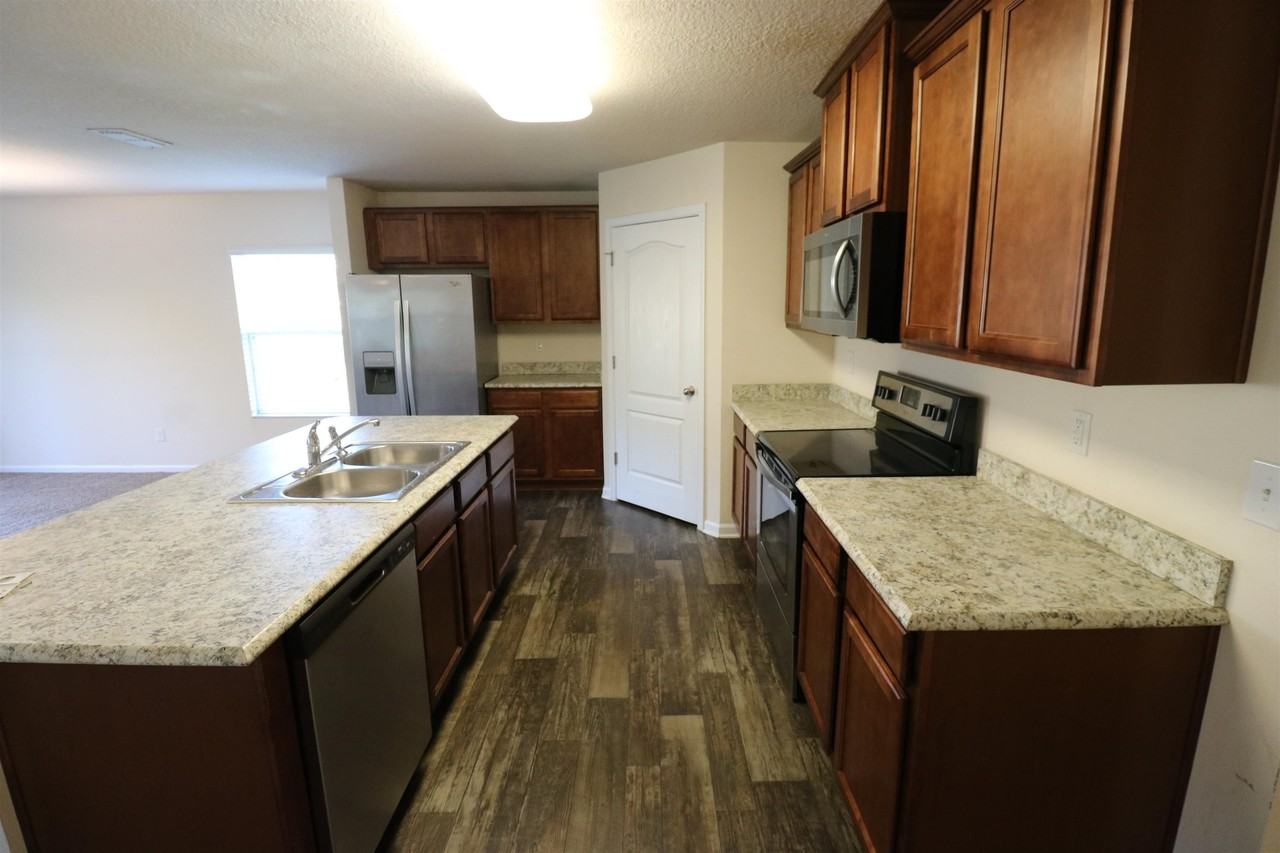 32 Green Palm Ct - Photo 4 of 21