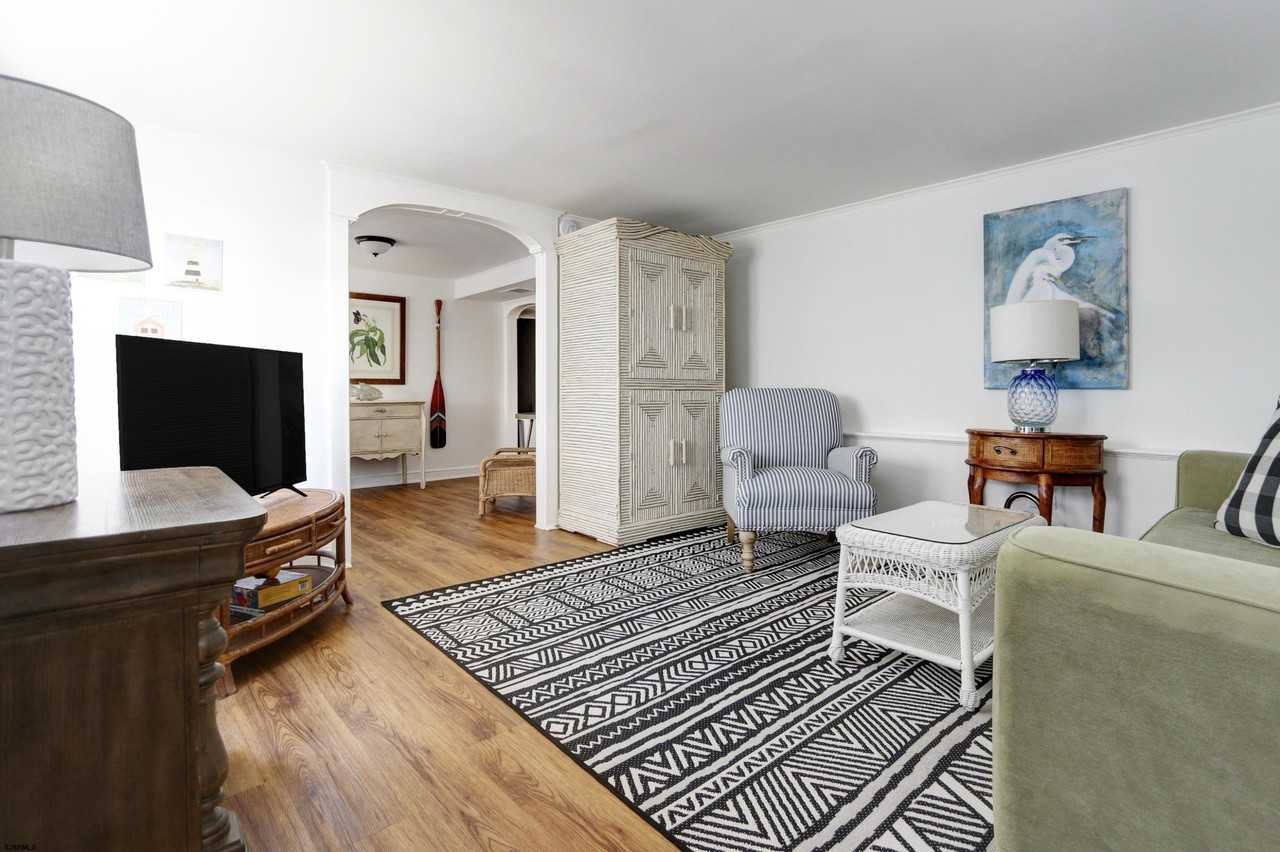 10 S Troy Ave - Photo 4 of 15