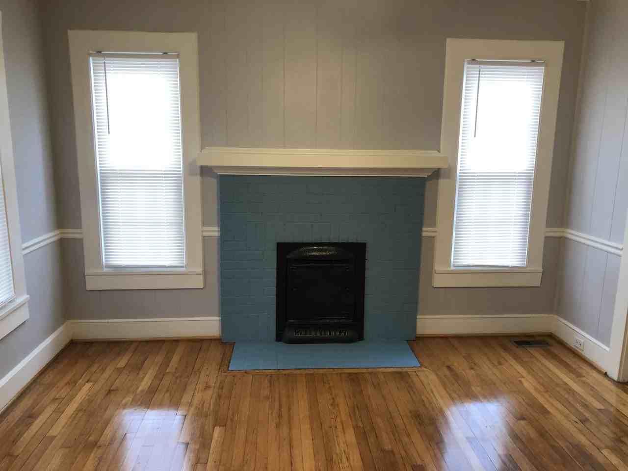 542 E Black St #1 - Photo 4 of 8