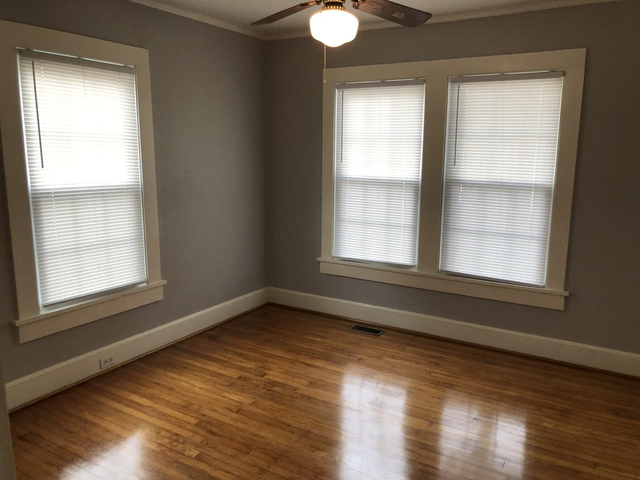 542 E Black St #1 - Photo 5 of 8