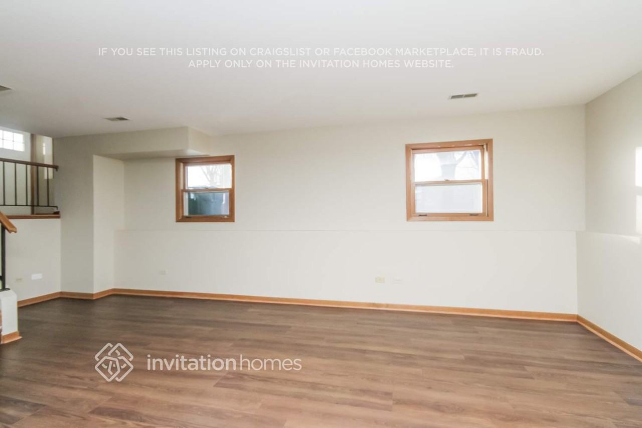 3818 Jonathan Simpson Dr - Photo 6 of 19