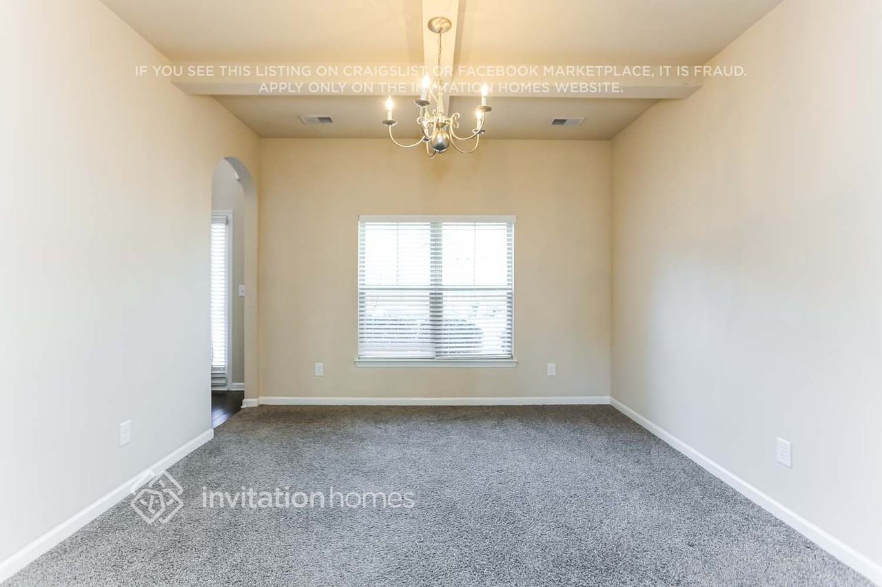 4324 Grove Lake St - Photo 6 of 18