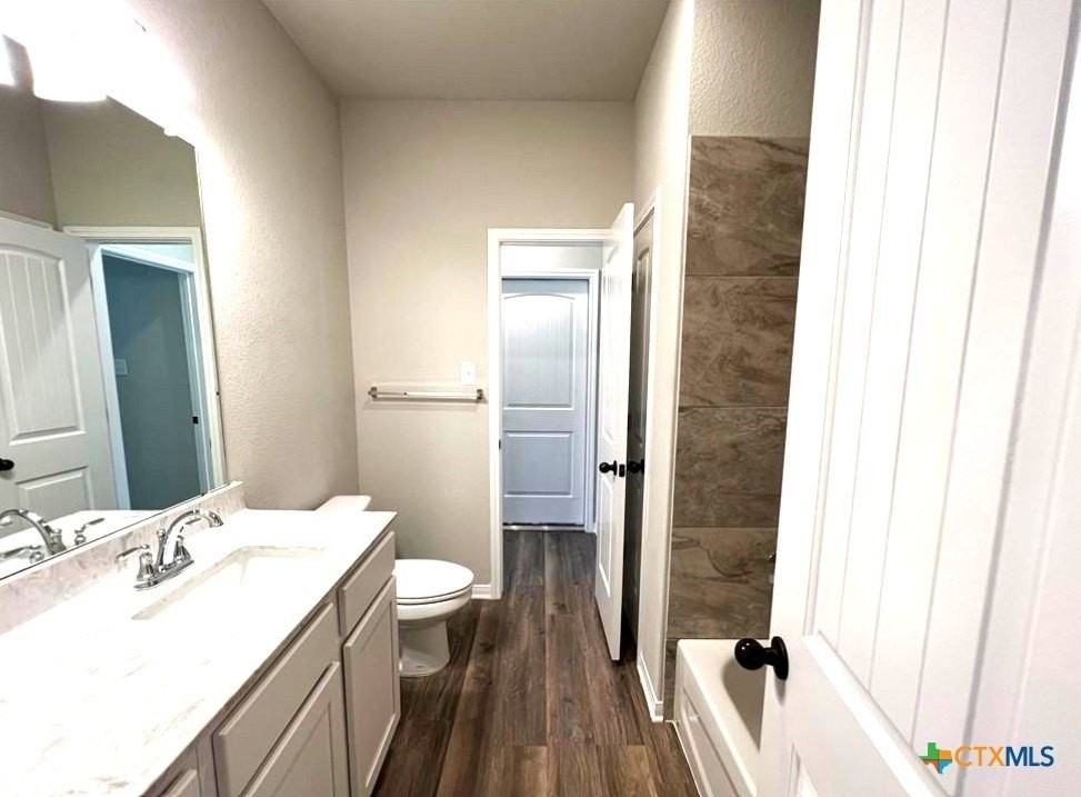 978 Aurora Grove Bnd - Photo 5 of 10