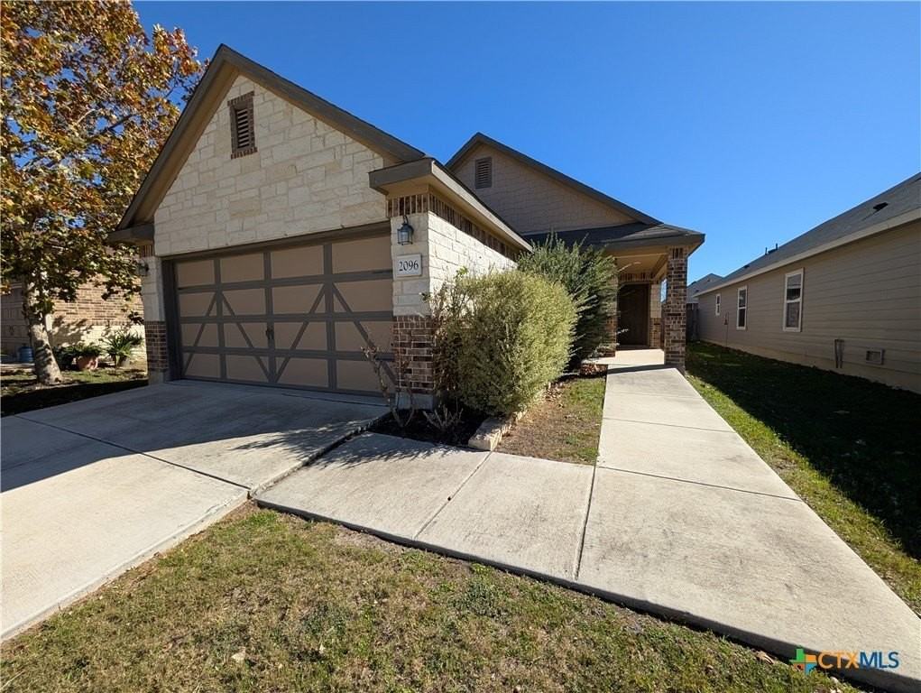 2096 Brandywine Dr - Photo 2 of 46